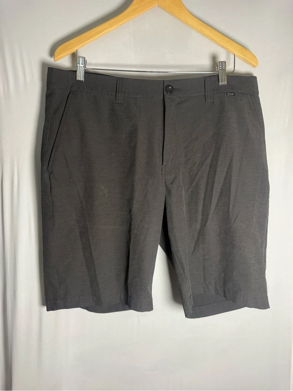 TravisMathew Men’s Charcoal Gray Golf Shorts – Size 36